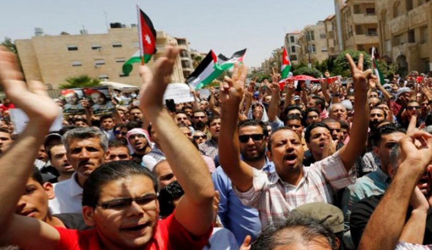 الأردن.. الملك يماطل.. والشعب لم يعد يحتمل خديعة السلام وصفقة الغاز

