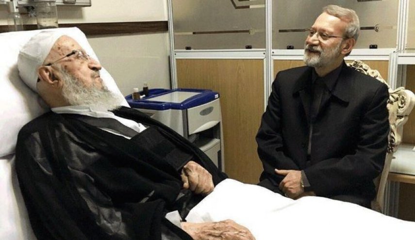 عیادت لاریجانی از آیت الله مکارم شیرازی 