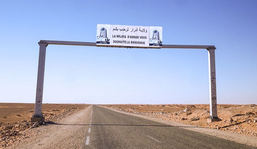 الحكومة الموريتانية تتعهد ببناء الطرق وفك العزلة عن مناطق سياحية
