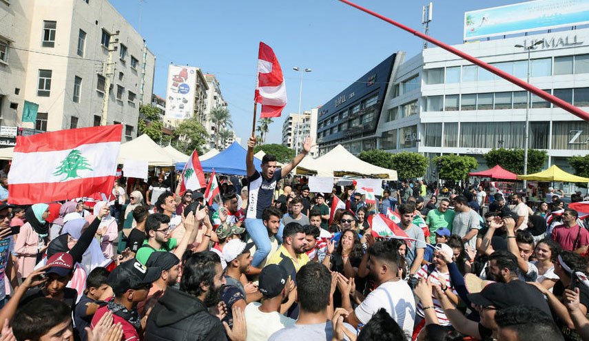 امارات اتباع خود را از لبنان خارج می کند