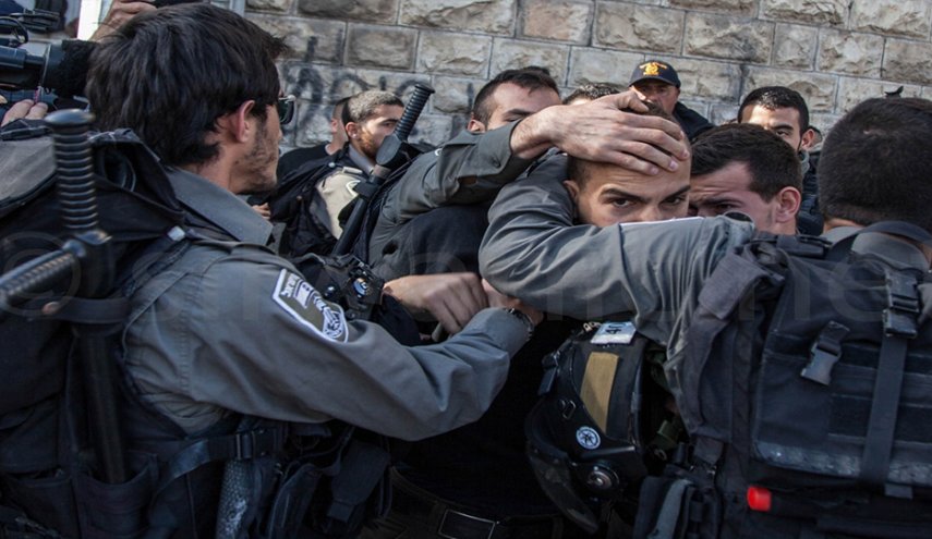 الاحتلال يبعد 4 مقدسيين عن القدس القديمة لمدة أسبوعين

