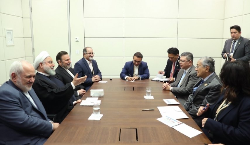 روحانی: ایران برای گسترش روابط با مالزی آماده است/ ماهاتیر محمّد: پیشرفت‌های ایران شگفت‌آور و خوشحال‌کننده است