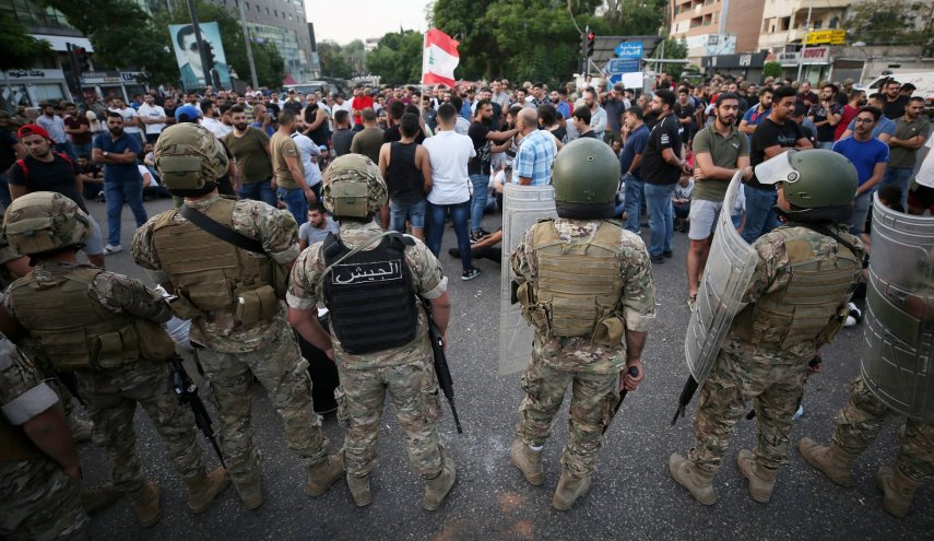 الجيش اللبناني يفتح غالبية الطرقات المُقفلة
