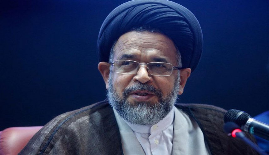 13 آبان ابهت پوشالی سردمداران جهانخوار آمریکا را به سُخره گرفت