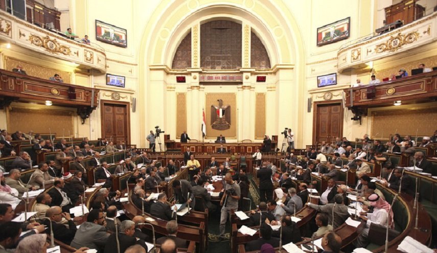 مسؤول مصري يستشعر أزمة ثقة بين الحكومة والشعب