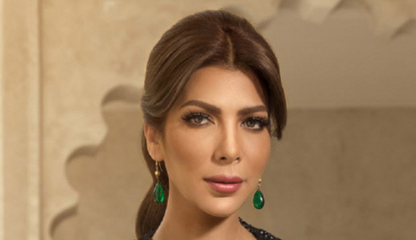 شاهد امير سعودي يقبل رأس أصالة ويشعل مواقع التواصل