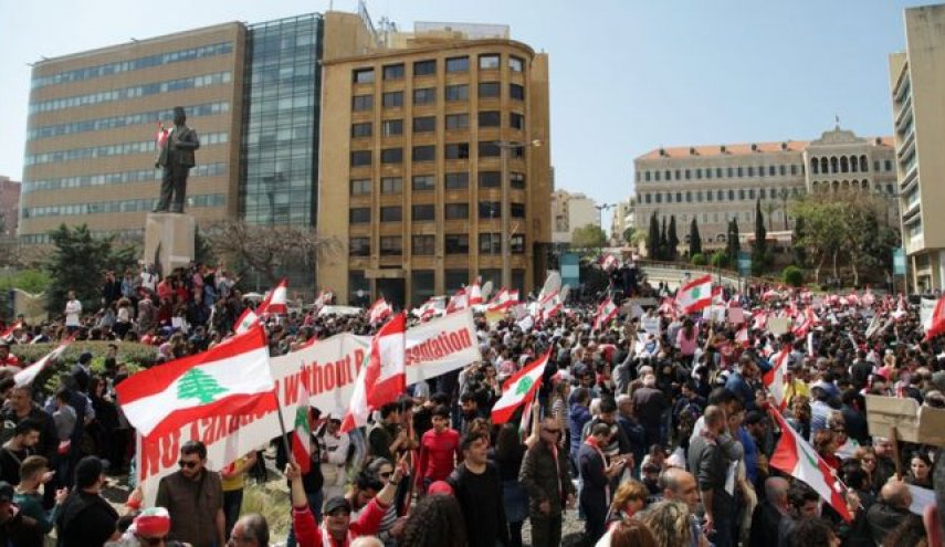 تواصل التظاهرات في بيروت ومناطق لبنانیة اخرى 