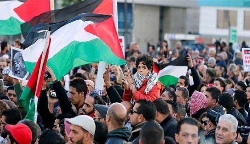 تظاهرات فلسطینیان در رام‌الله در محکومیت حملات رژیم صهیونیستی
