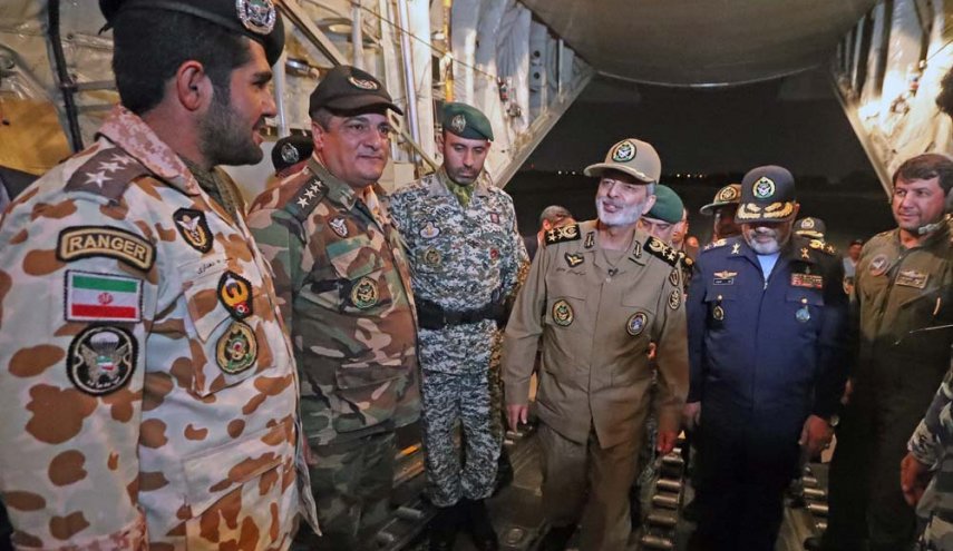 حضور شبانه و سرزده امیر سرلشکر موسوی در جمع چتربازان تیپ 55 هوابرد
