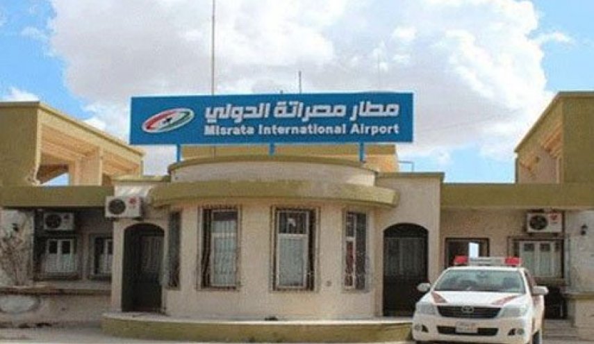 الخطوط الليبية تكشف ملابسات توقف إحدى طائراتها بمطار مصراتة