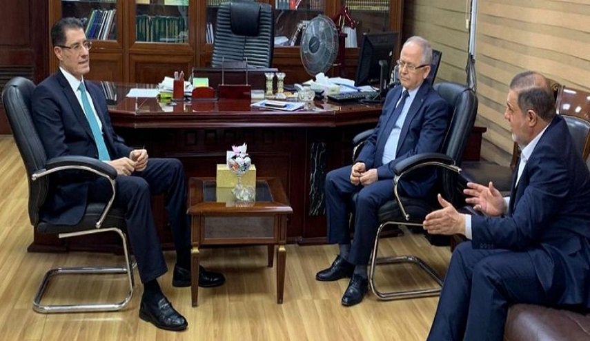 وزير التخطيط العراقي يشدد على تنفيذ مشاريع استثمارية