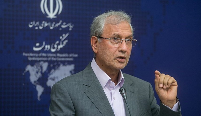سخنگوی دولت:‌ رئیس‌جمهور خود را فدای منافع کشور و مردم کرد/ اصلاح قیمت بنزین از موضوعات مهم چالش برانگیز بوده است/ ۷۵ درصد از افراد جامعه مشمول طرح حمایتی می‌شوند