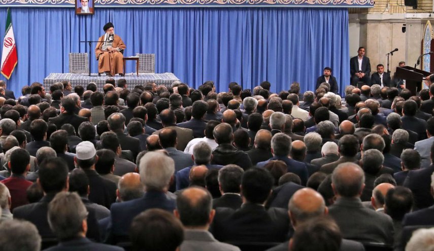 دیدار جمعی از تولیدکنندگان، کار آفرینان و فعالان اقتصادی با رهبر معظم انقلاب
