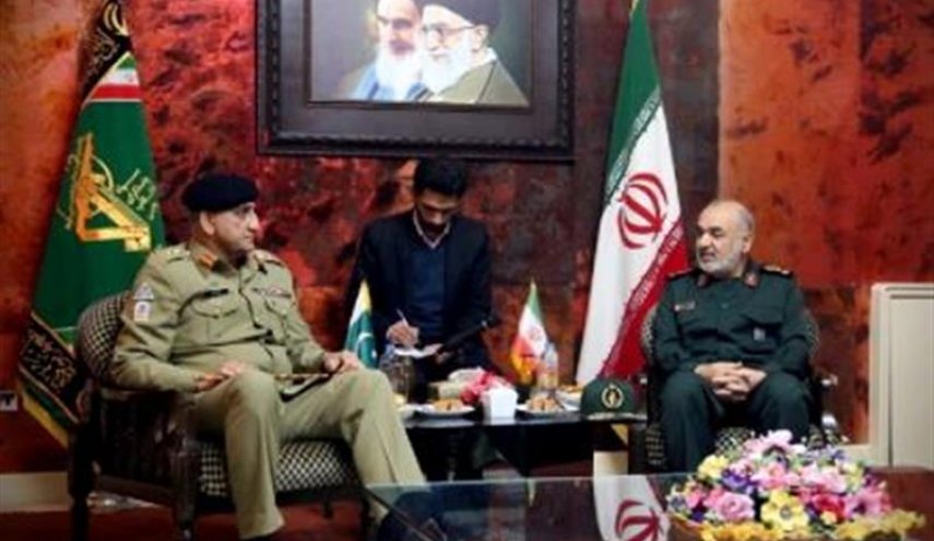 در دفاع از امت اسلامی تفاوتی بین شیعه و سنی قائل نیستیم