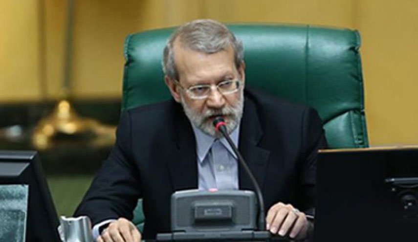 لاریجانی: درآمد حاصل از افزایش قیمت بنزین به مردم اختصاص داده شود