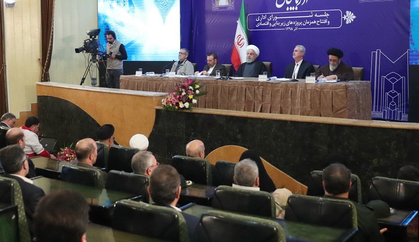 روحانی: حضور همیشگی مردم در صحنه حماسه بزرگی است که دنیا را تکان می دهد