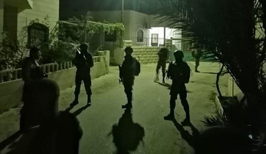 تخریب ۴ منزل و شهادت یک فلسطینی در کرانه باختری