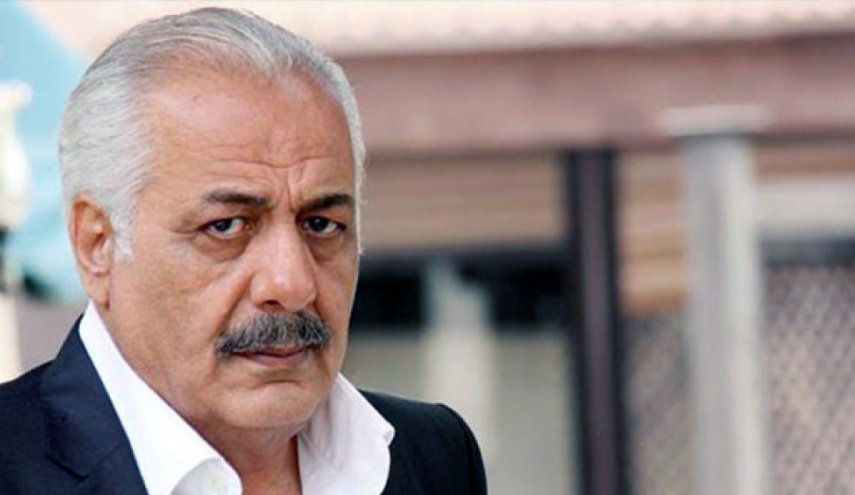 فنان سوري ينشر صورة له مع والدته قبل 58 عاما..شاهد