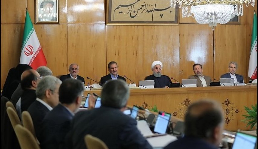 تصویب ارز ۴۲۰۰ تومانی برای تأمین کالا‌های اساسی، دارو و تجهیزات پزشکی