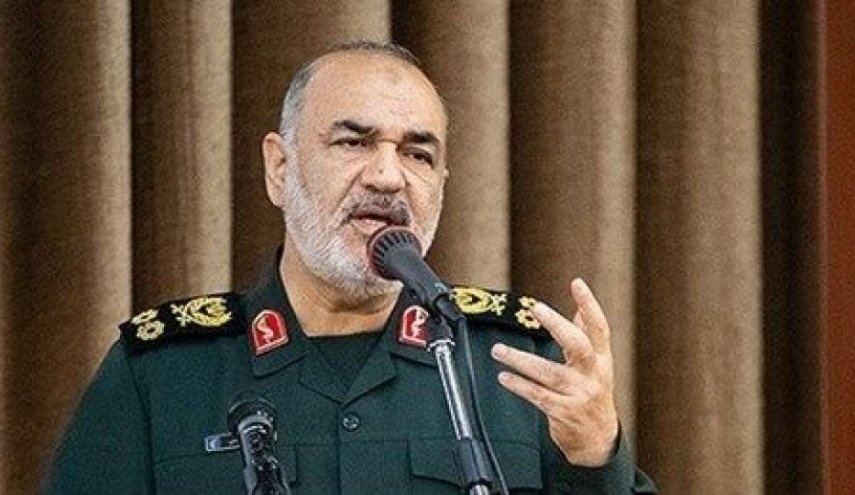 سردار سلامی: راهبردهای دشمنان در تحریم ها شکست خورد/ما در آستانه اقتصاد بدون اتکا به نفت هستیم 