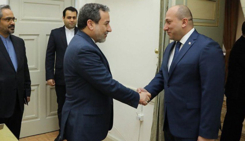 تأکید عراقچی بر حل مشکلات کنسولی اتباع ایرانی در گرجستان
