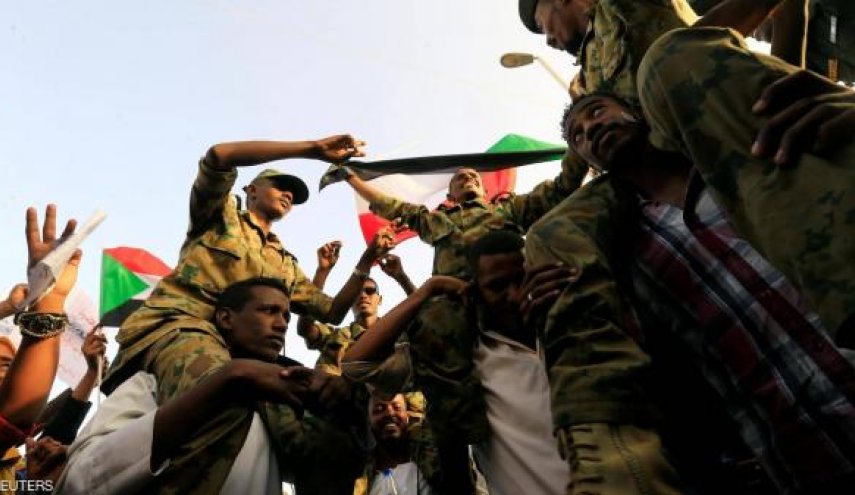 النائب العام السوداني يعلن رفع الحصانة عن متهمين بقتل متظاهرين
