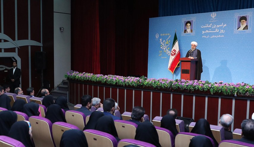روحانی: اگر مذاکره منجر به شکستن توطئه دشمن شود، کار انقلابی است/ بنزین دو نرخی فساد آورست اما در شرایط اضطراریم

