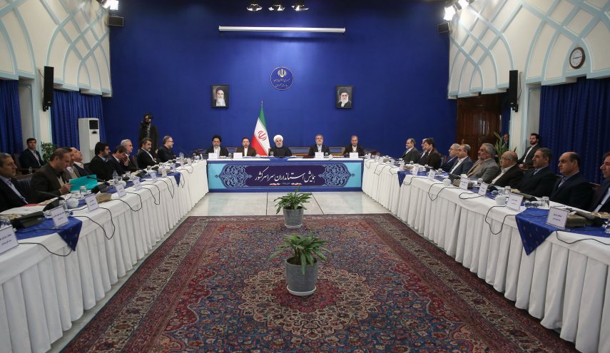  استانداران با سرکشی به خانواده ها و افراد آسیب‌دیده در حادثه آبان ماه، به کمک آنان بشتابند