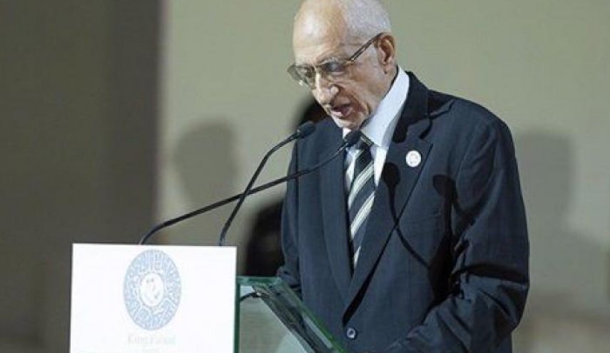 رحيل رائد الدفاع عن اللغة العربية بمصر... تعرف عليه