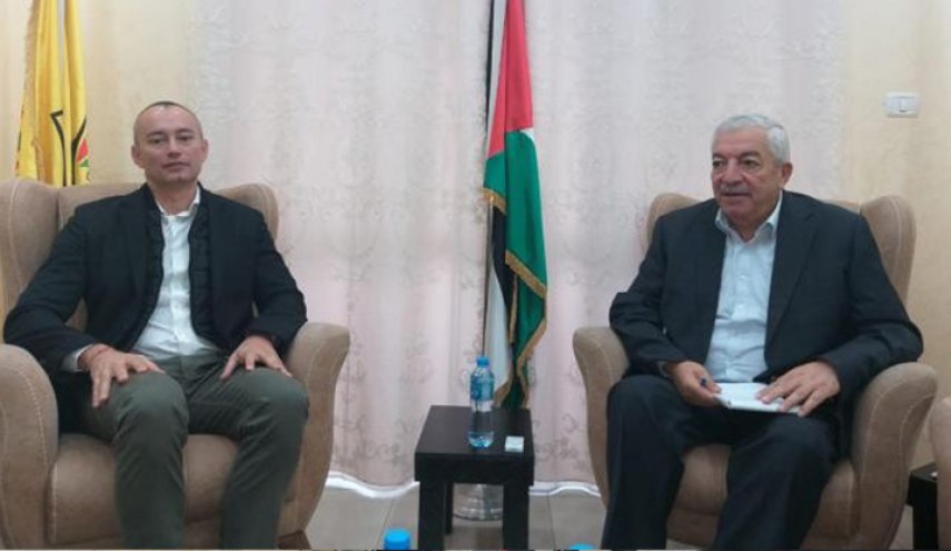 العالول يلتقي ميلادينوف ويؤكد على تنظيم الانتخابات العامة