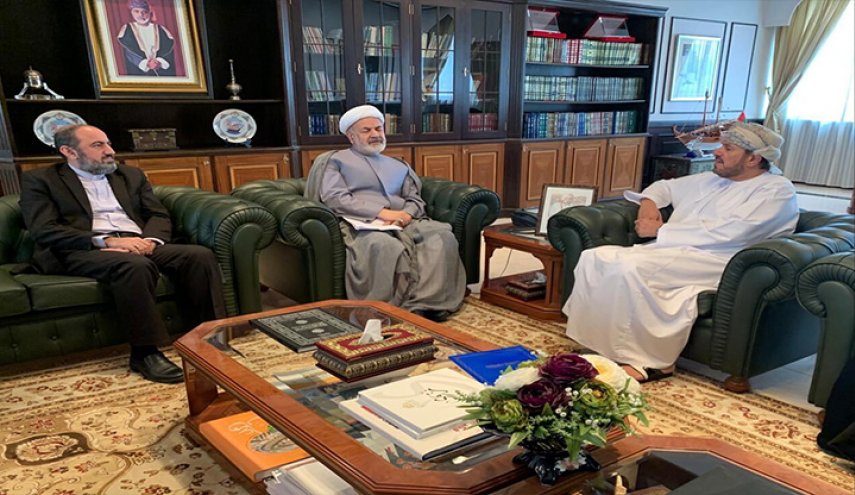 طهران ومسقط يبحثان تطوير علاقتهما الثقافية 