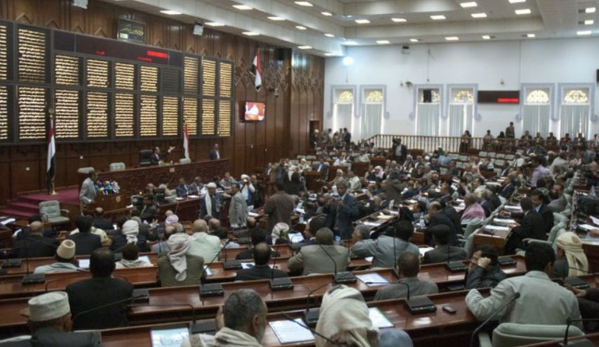 عضو پارلمانِ وابسته به دولت مستعفی یمن خواستار اتحاد با انصارالله شد