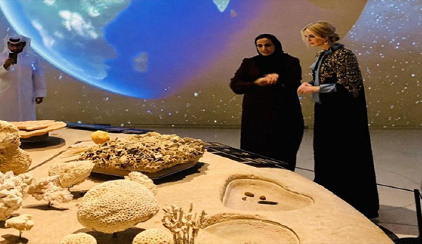 شاهد: عباءة ايفانكا تجلب الأنظار في الدوحة!