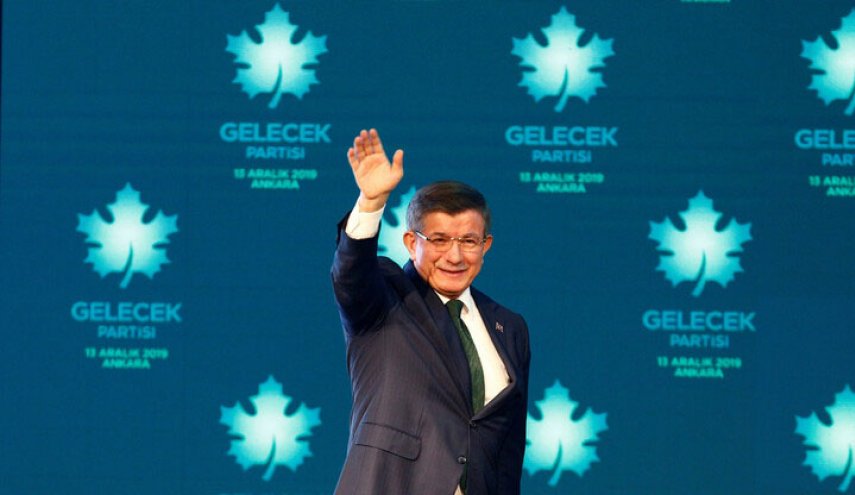 انتخاب أحمد داوود أوغلو رئيسا لحزب “المستقبل”