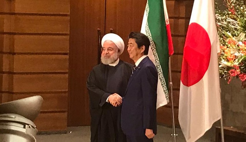 روحانی با نخست وزیر ژاپن دیدار کرد