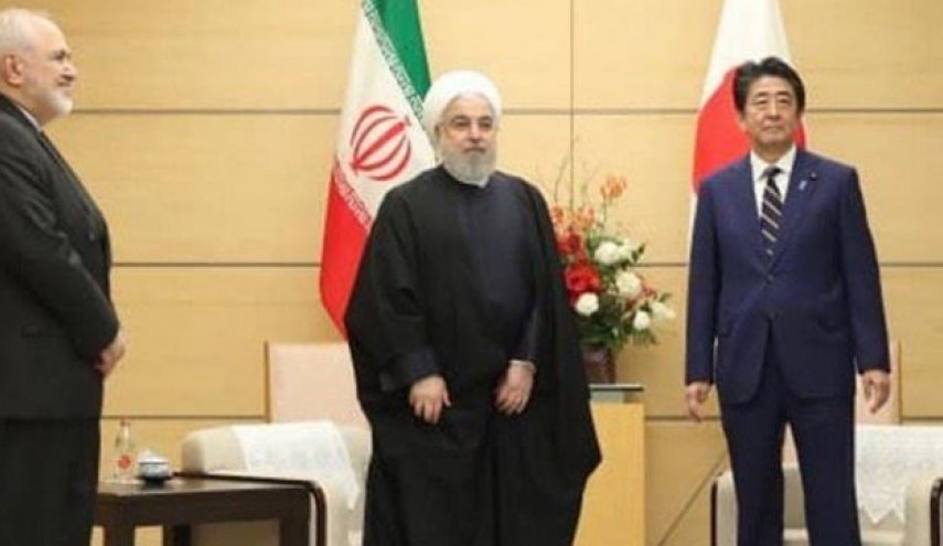 مراسم یلدا در دیدار روحانی و آبه‌شینزو+ عکس