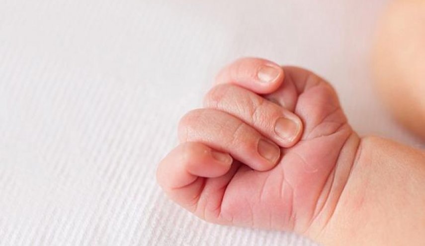 اجبرا رضيعهما على أكل الخضراوات والفواكه.. والنتيجة 