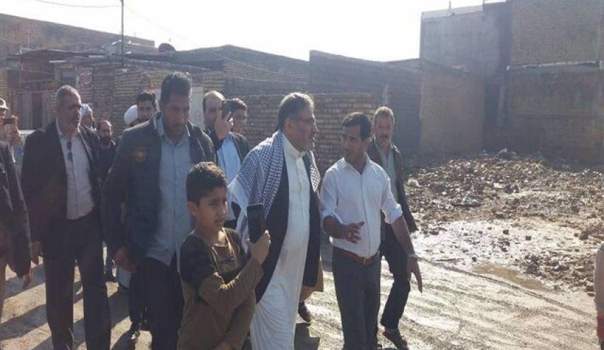 بازدید شمخانی از مناطق آب‌گرفته کوت عبدالله
