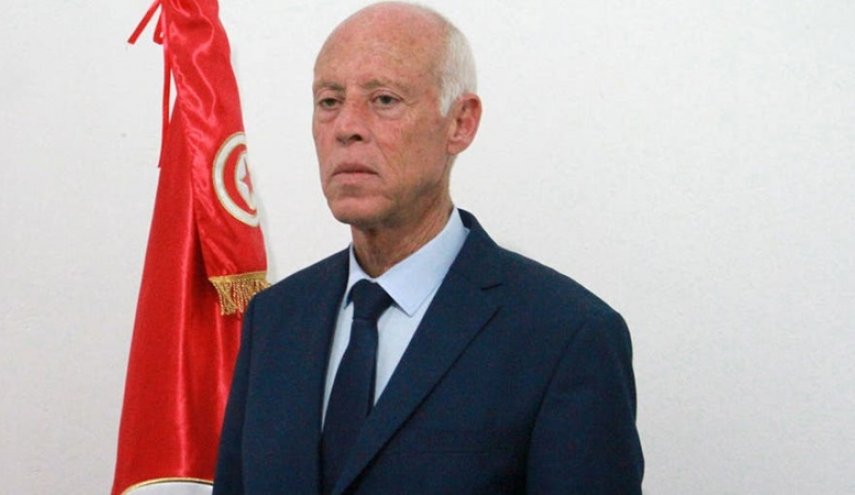 سعيّد يلتقي شخصيات ليبية للبحث عن مبادرة لحل أزمة بلادهم