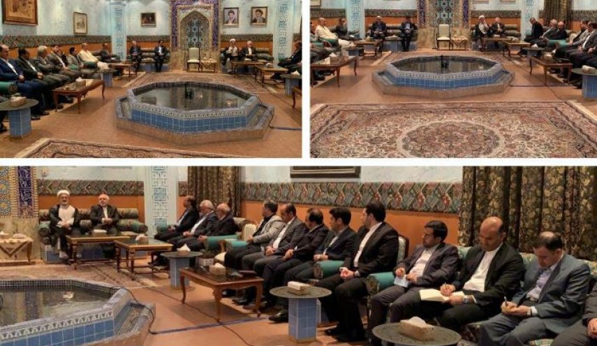 دیدار فعالان اقتصادی مقیم عمان با ظریف