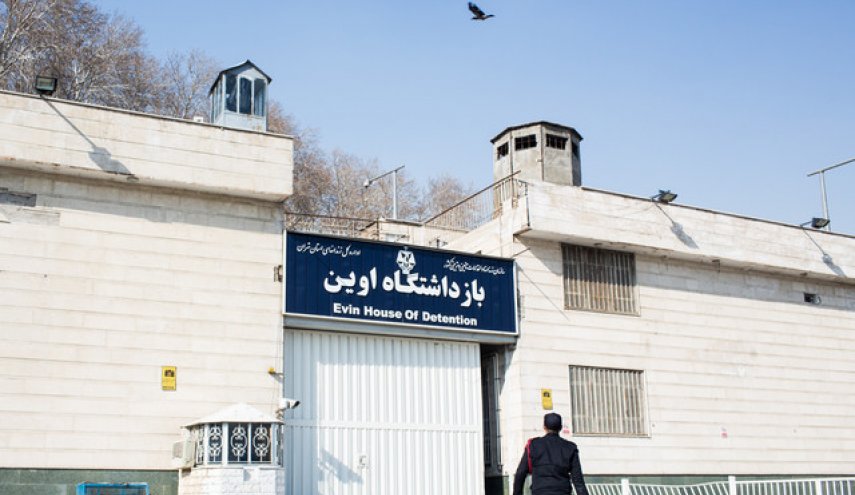انتقال با ضرب و شتم نرگس محمدی از اوین به زنجان صحت ندارد