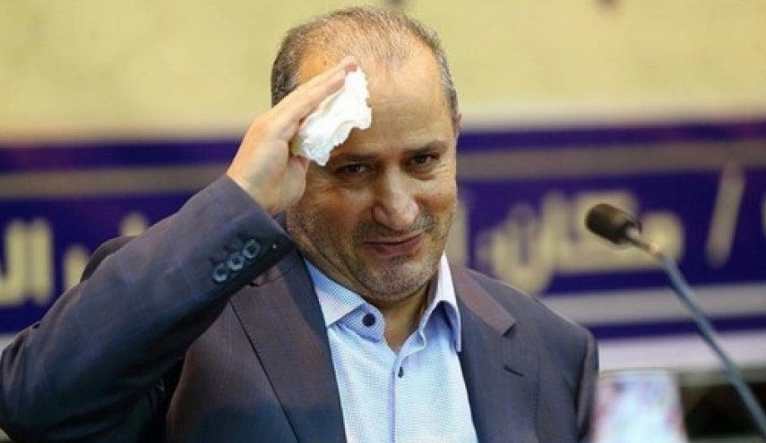 تاج از ریاست فدراسیون کناره‌گیری کرد