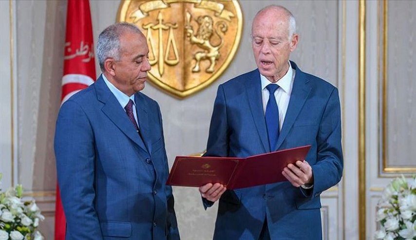 الشارع التونسي يترقب إعلان الحكومة الجديدة