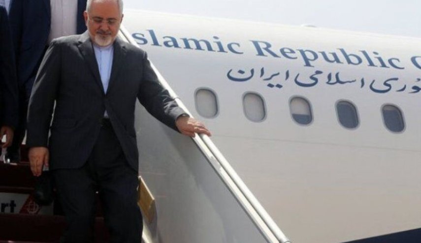ظریف وارد پکن شد/ برگزاری دور نخست گفتگوها با وانگ یی 