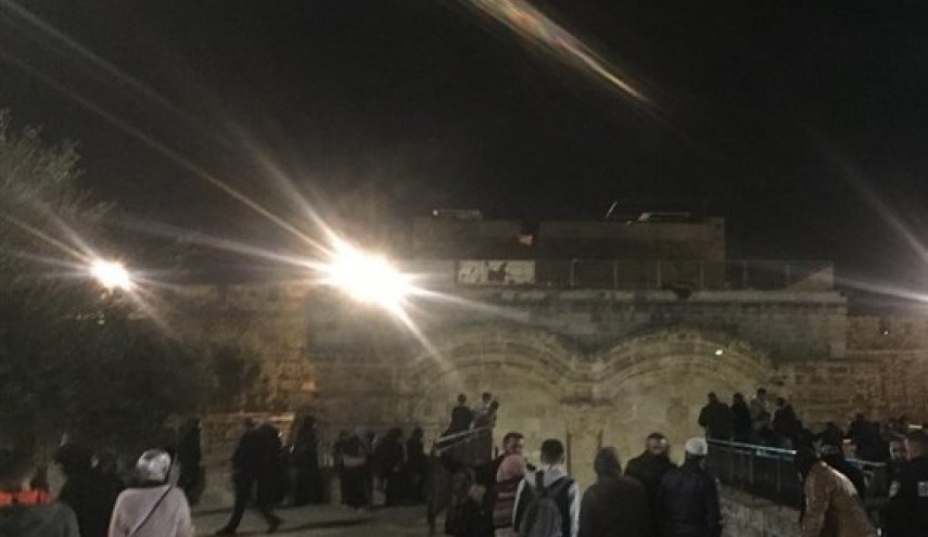 حمله نظامیان رژیم صهیونیستی به نماز گزاران در مسجدالاقصی