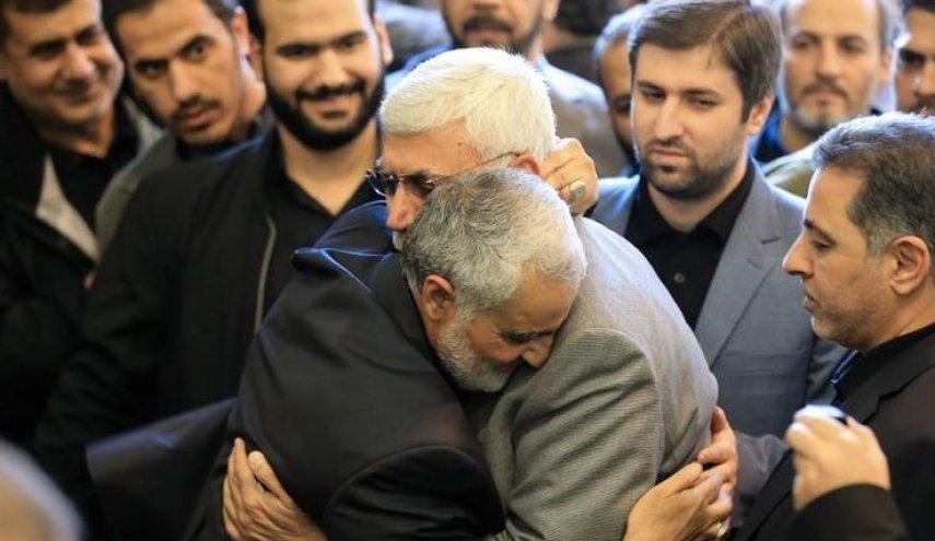 وسایل شخصی که سردار سلیمانی و ابومهدی مهندس در لحظه شهادت به همراه داشت + تصاویر
