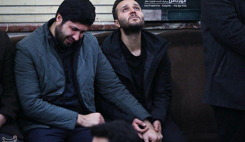 عکس| فرزند سپهبد شهید قاسم سلیمانی در کنار فرزند شهید احمد کاظمی
