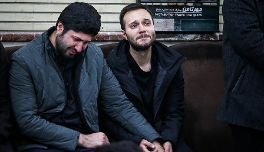  فرزند سپهبد حاج قاسم سلیمانی در آغوش رهبر انقلاب+عکس