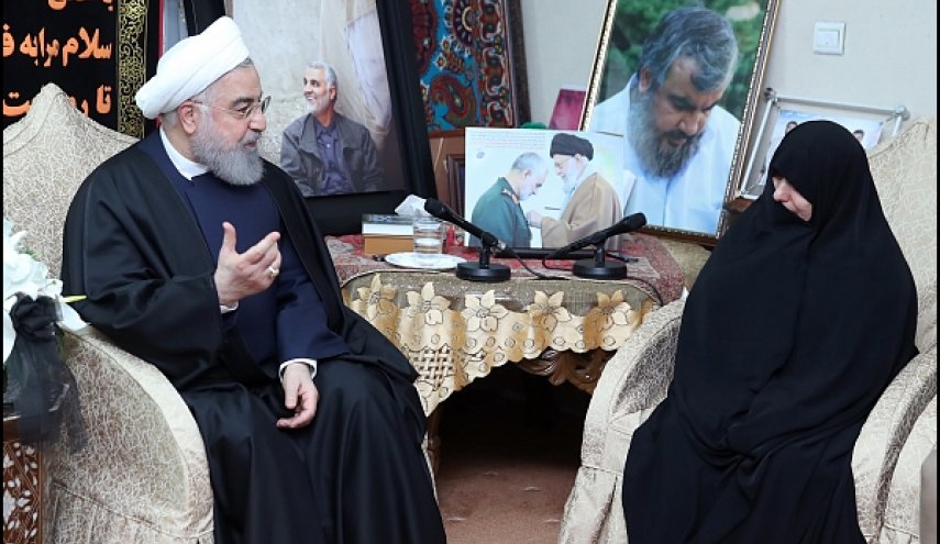 روحانی در منزل سردار شهید سپهبد حاج قاسم سلیمانی