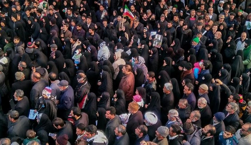 شات هوایی از تجمع مردم در خیابان امام رضا(ع) مشهد+ فیلم